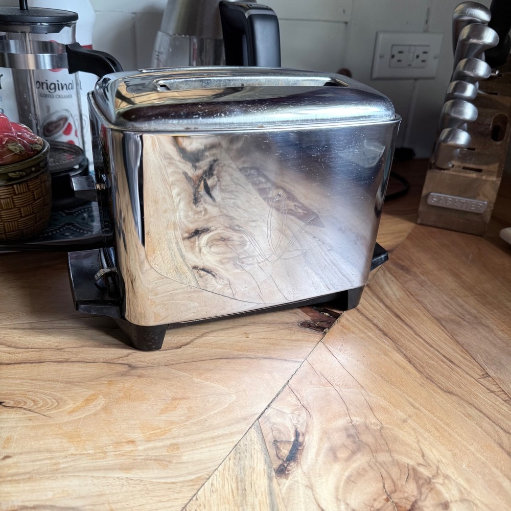 Wizard Automatic Toaster Western Auto 2-Slice Chrome Silver JC‎ 2101D Space Age